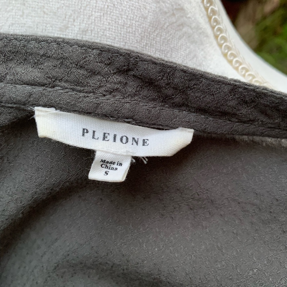 Pleione Gray Relaxed Blouse with Long Sleeves - Picture 6 of 8